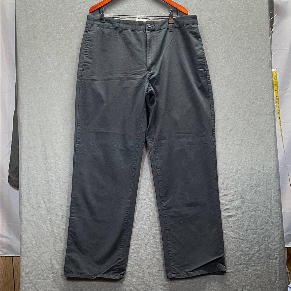 GAP Black Chinos Relaxed Fit‎ Khakis